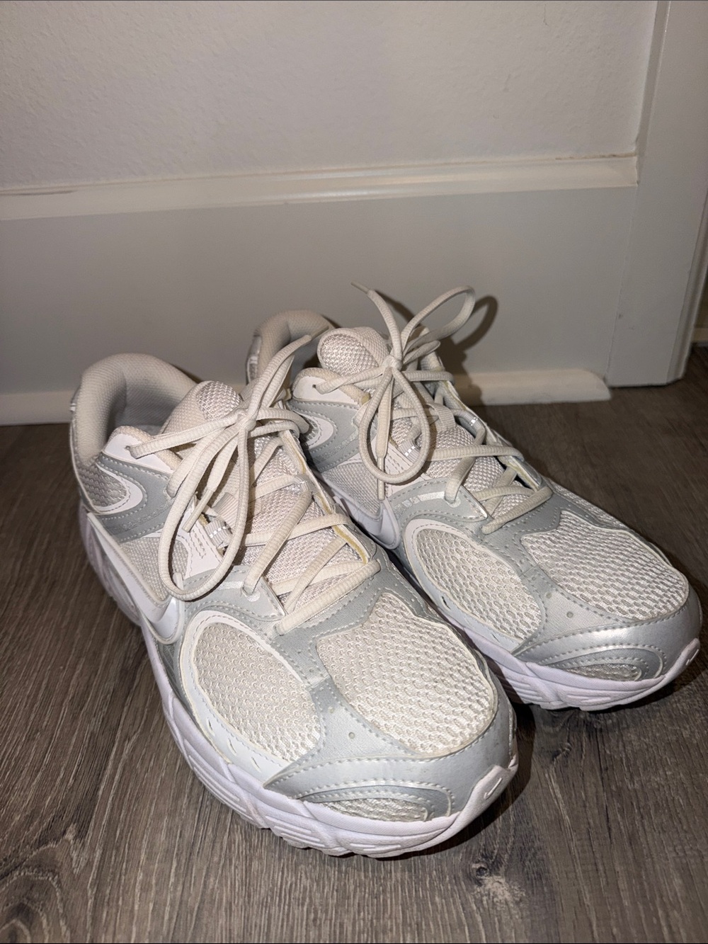 Nike V5 RNR Sneaker - Men's size 11
